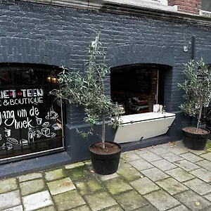https://ninetteen.amsterdamhotelsnl.com